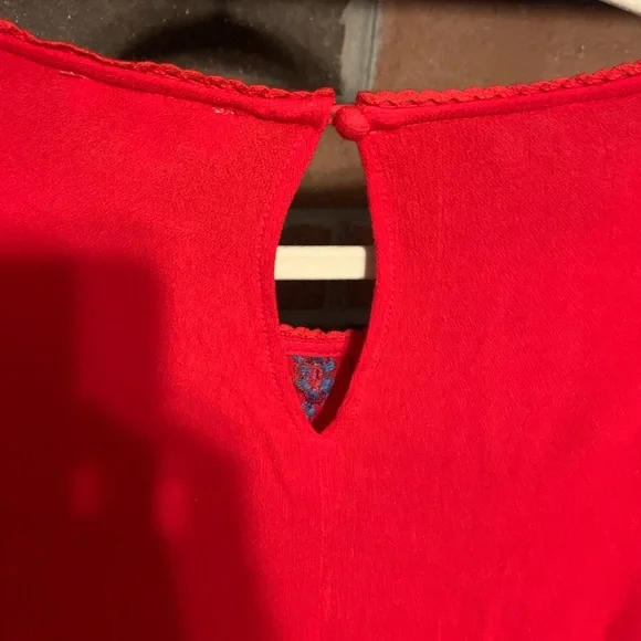 SOLD** Sz L Boho red embroidered floral details bell sleeve top. - Picture 10 of 10